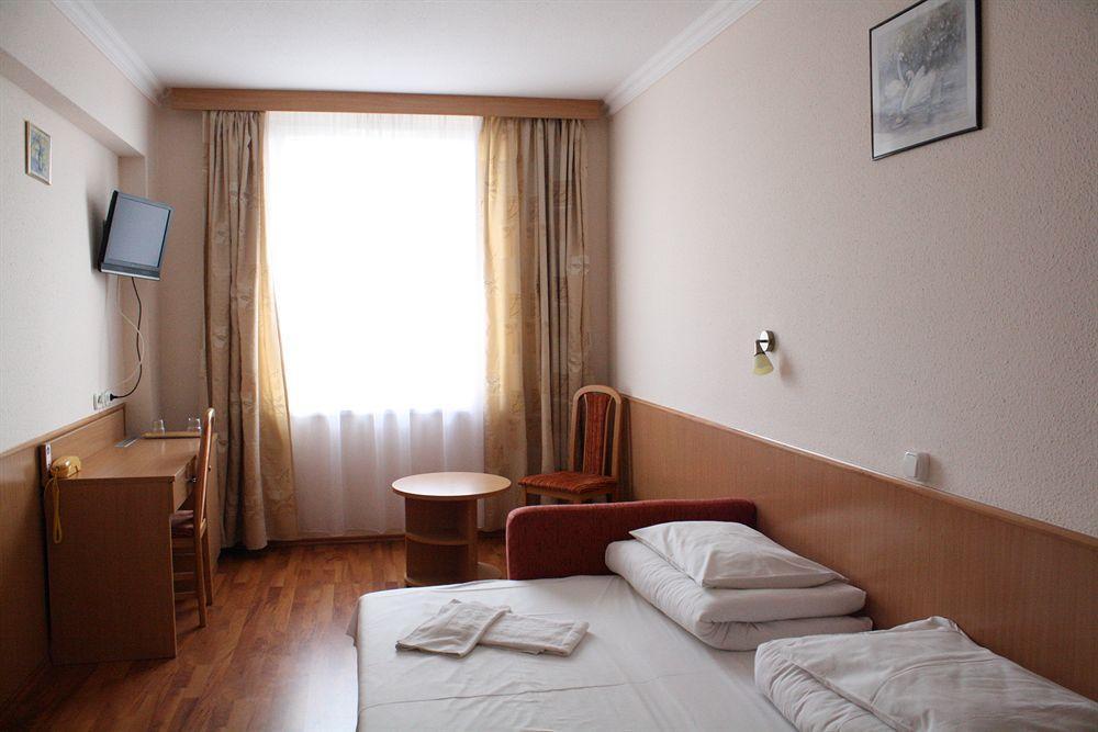 Hotel Zuglo Budapest Bagian luar foto