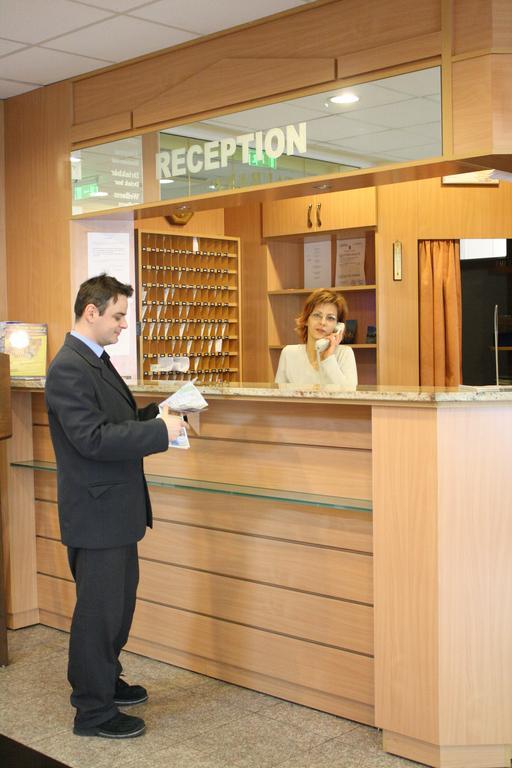 Hotel Zuglo Budapest Bagian luar foto